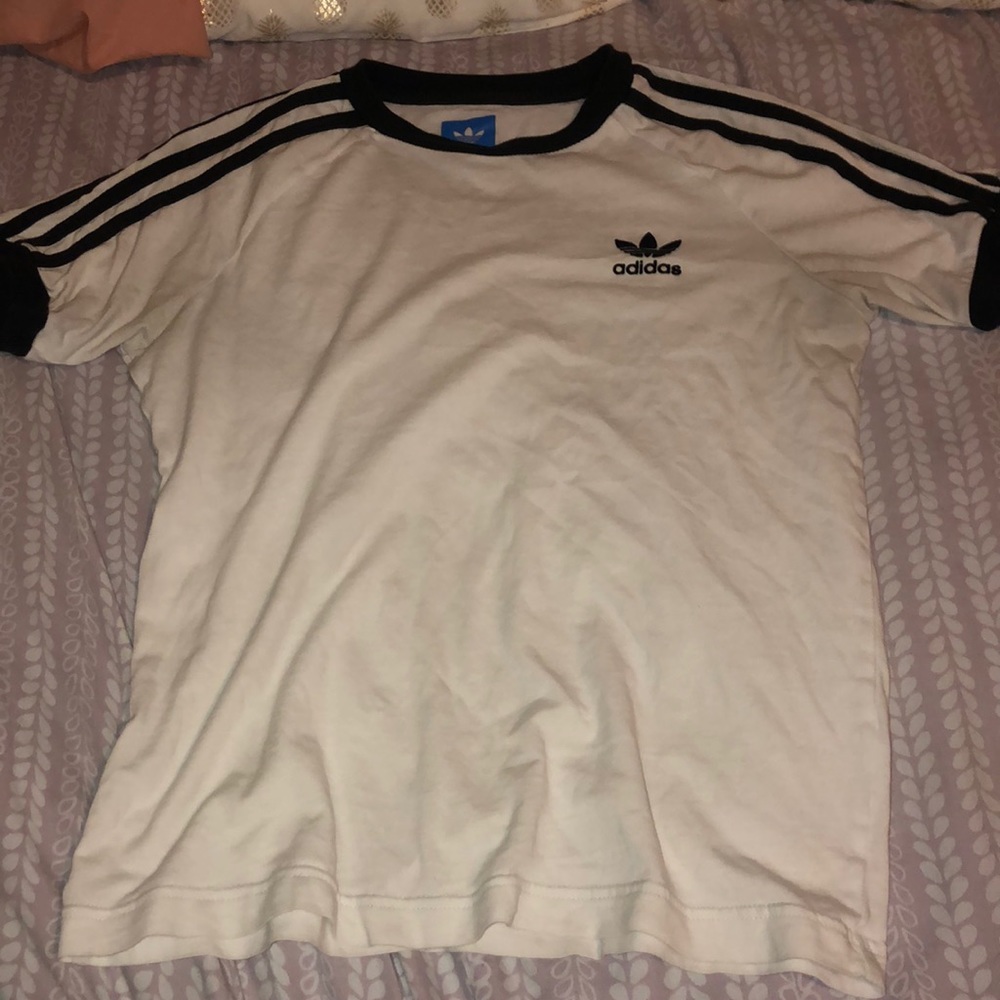 Adidas youth shirt only worn a couple times